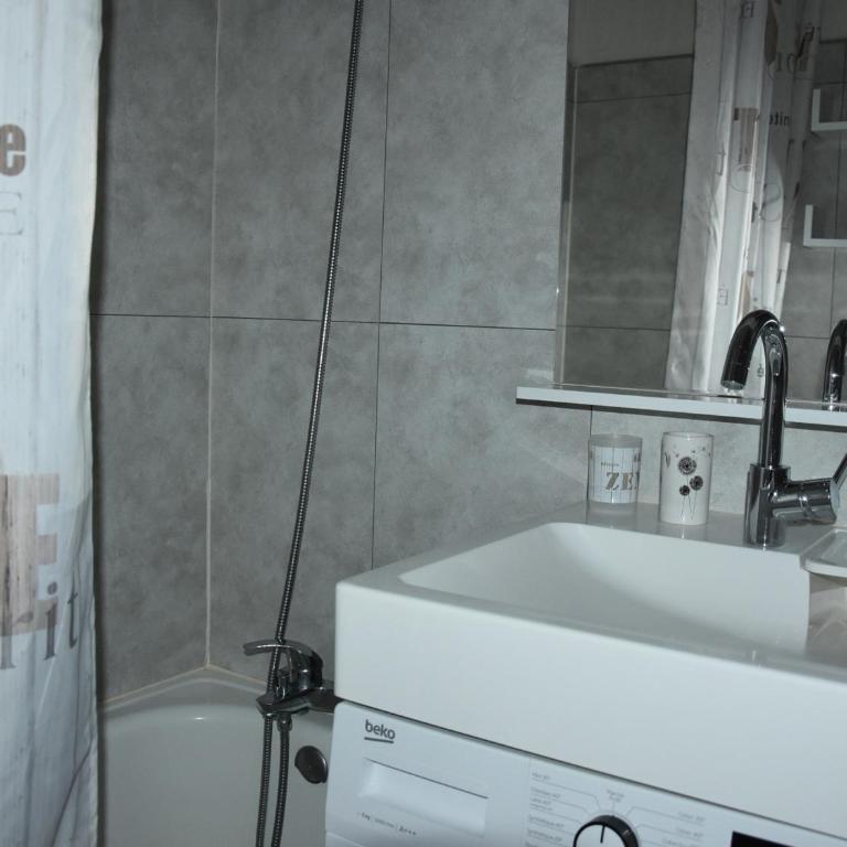 Charmant 2 pièces, balcon sud, piscine chauffée - FR-1-464-9 - Appartement 1 Chambre - 9