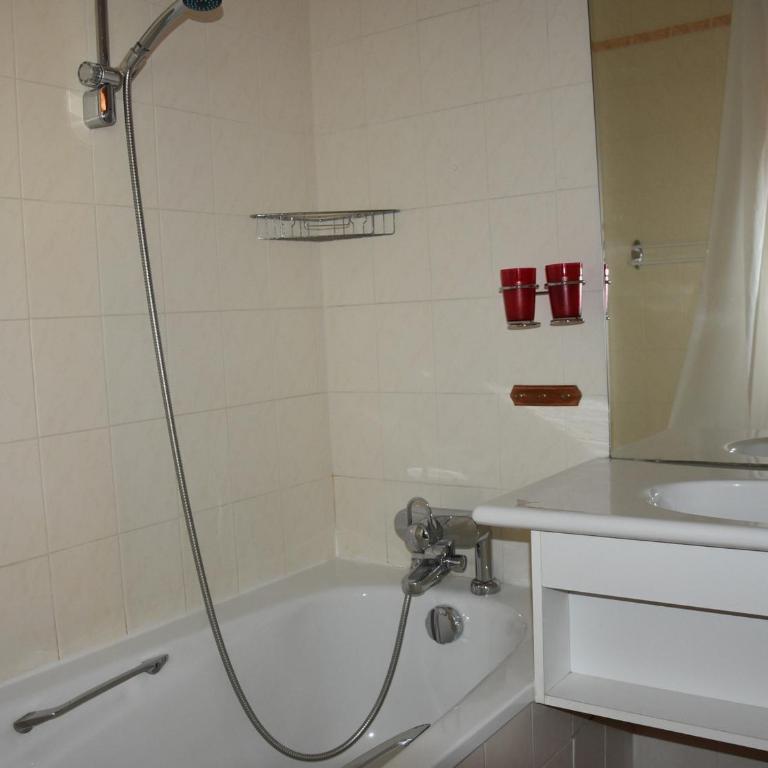 Appartement en Centre-ville, 4 Pers., Proche Téléphérique - FR-1-464-89 - Apartamento de 1 dormitorio - 6