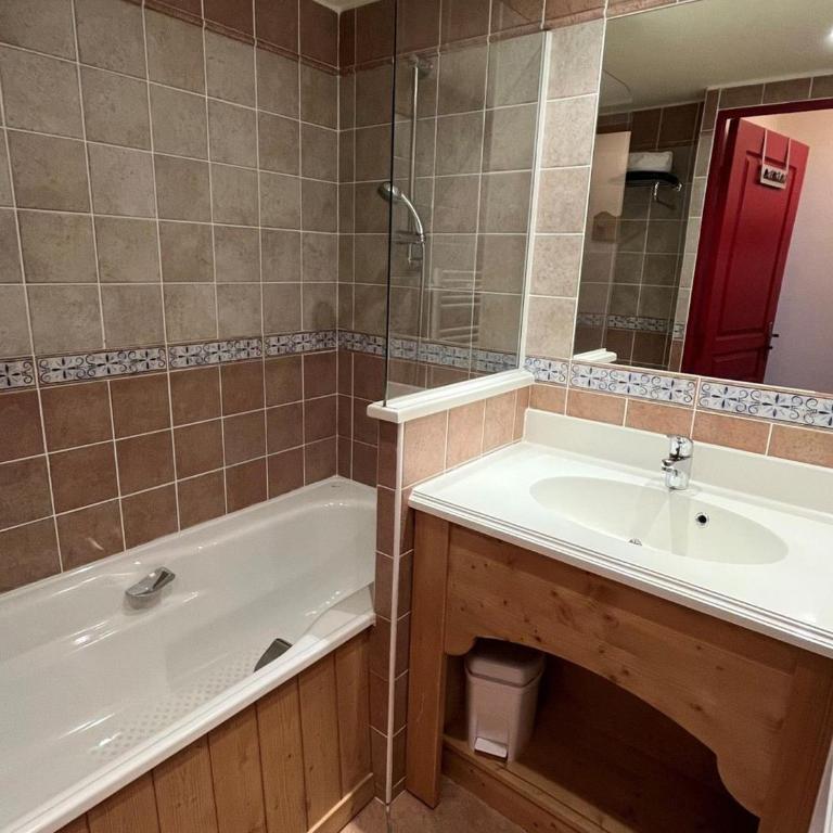 Appartement 6 pers, pied de pistes avec WiFi et parking - FR-1-508-256 - Appartement - 5