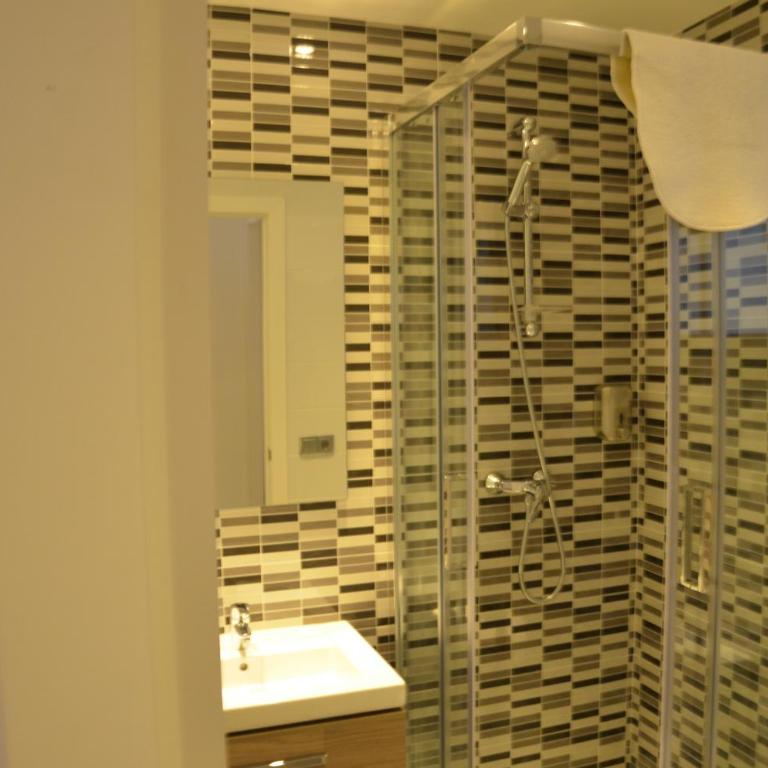 Autèntic Eixample Barcelona - Three-Bedroom Apartment - Muntaner 32 - 12