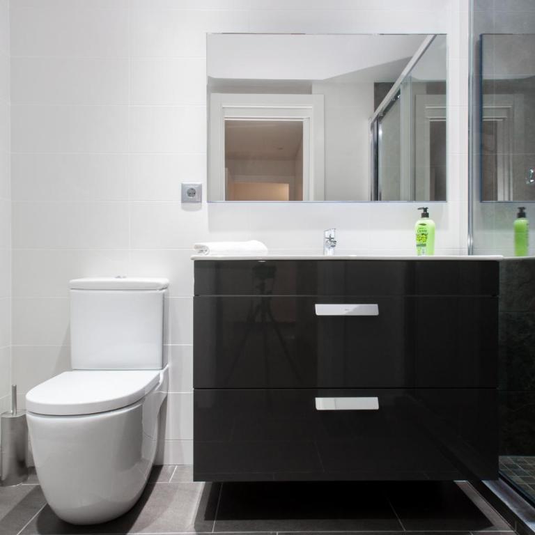 Autèntic Eixample Barcelona - Luxury Three-Bedroom Apartment - Aribau 66 - 18