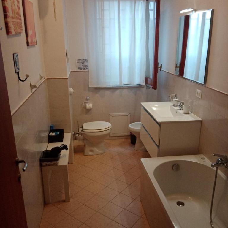 Dante091 - Family Room with Private Bathroom - 21