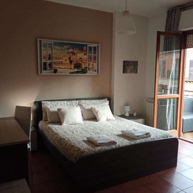 Dante091 - Standard Double Room with Shared Bathroom - 1