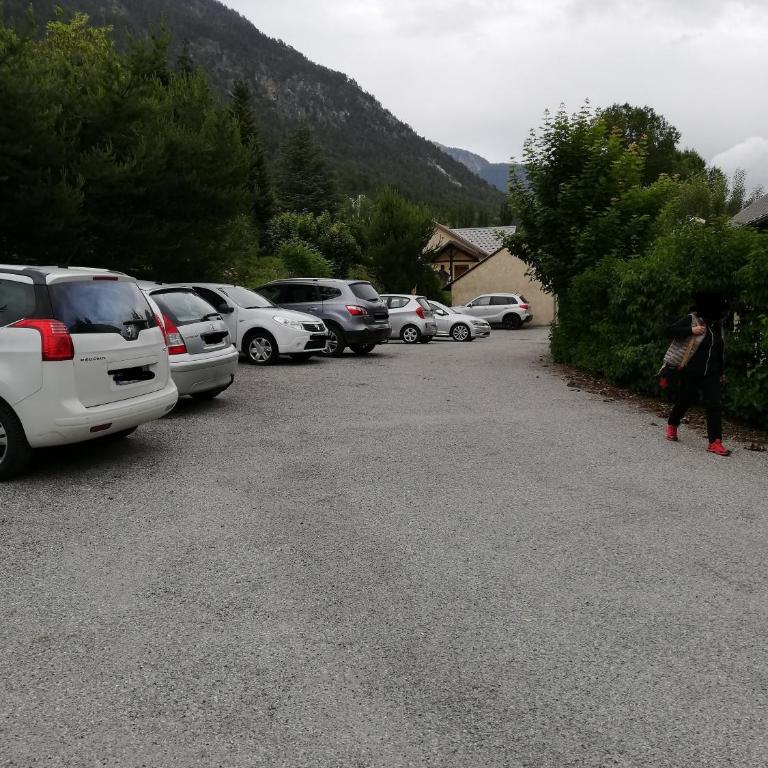 APPARTEMENT T3 60M2 à Briançon dans résidence calme avec 7 couchages - Appartement 2 Chambres - 25