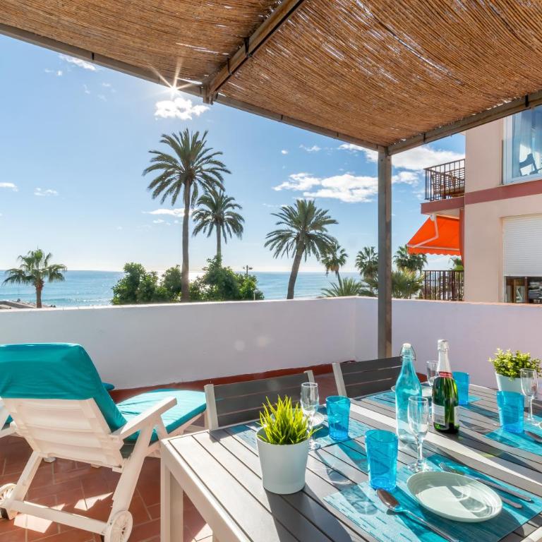Vistamar 2: Primera línea de mar con gran terraza - Apartamento de 2 dormitorios - 35