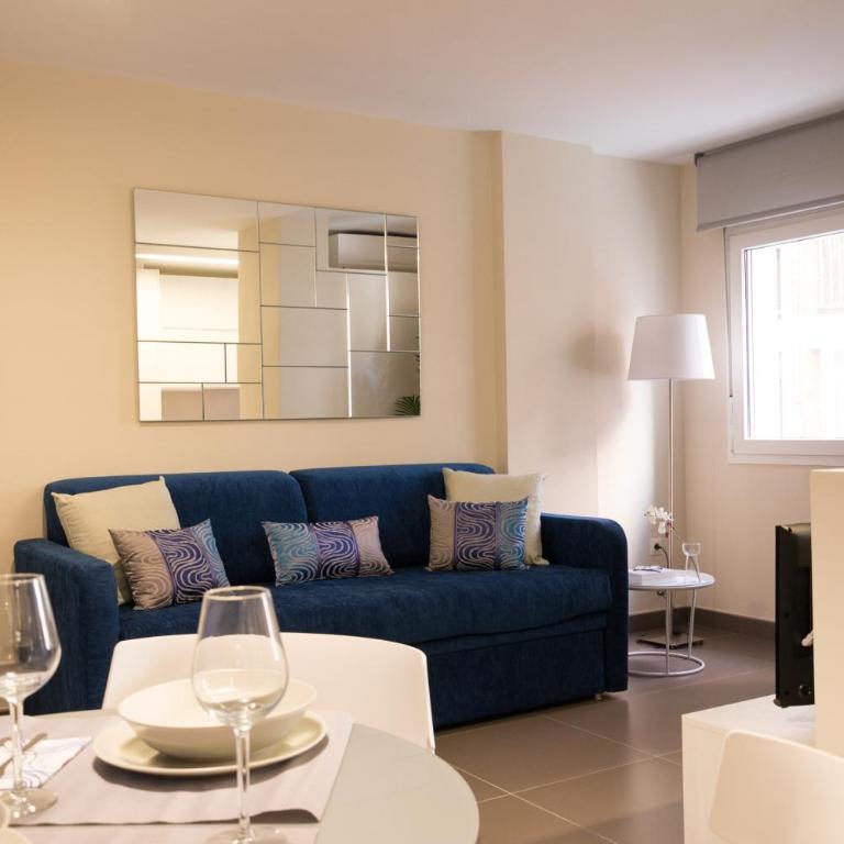 Living4Malaga Centro Histórico y Playa - Muelle Uno One-Bedroom Apartment Blue - 9