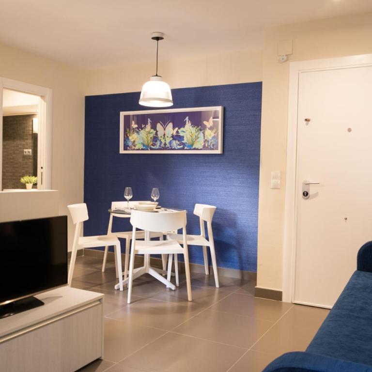 Living4Malaga Centro Histórico y Playa - Muelle Uno One-Bedroom Apartment Blue - 2
