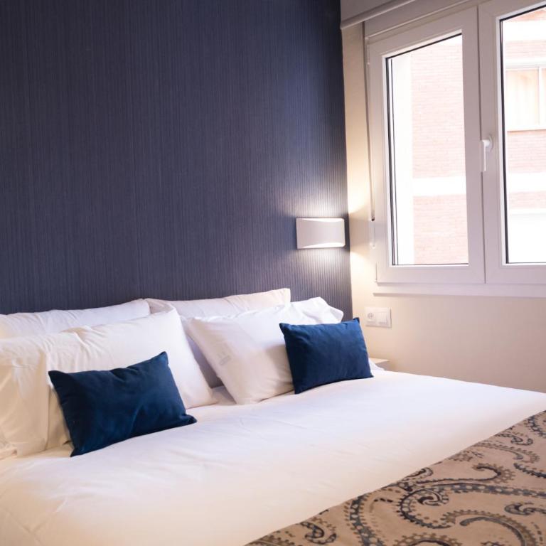 Living4Malaga Centro Histórico y Playa - Muelle Uno One-Bedroom Apartment Blue - 5