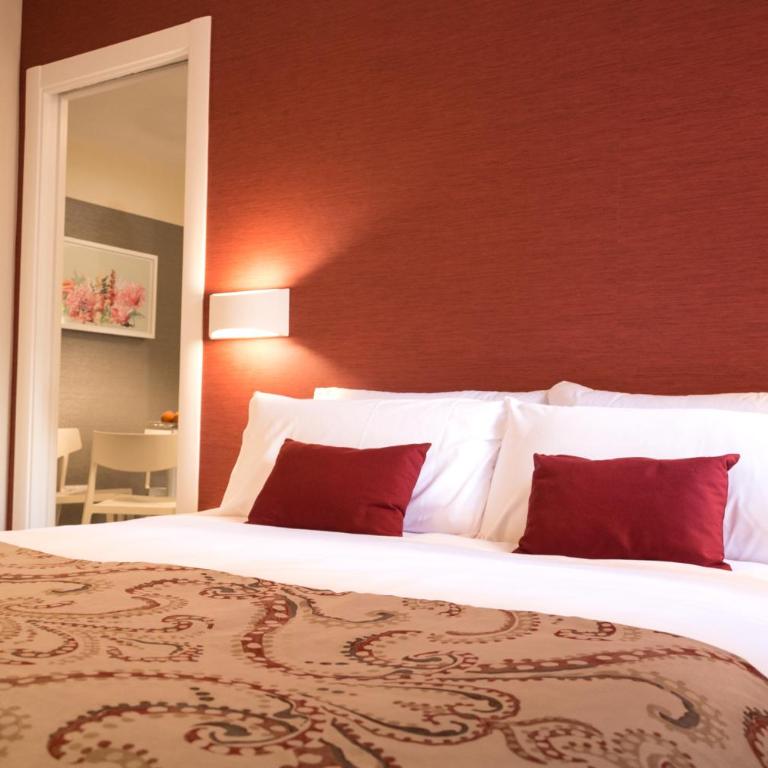 Living4Malaga Centro Histórico y Playa - Muelle Uno One- Bedroom Apartment Red - 5