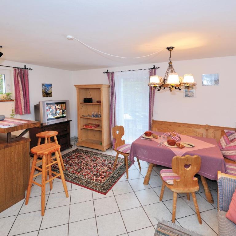 Appartement im Souterrain mit Terrasse - Apartment mit 1 Schlafzimmer - 2