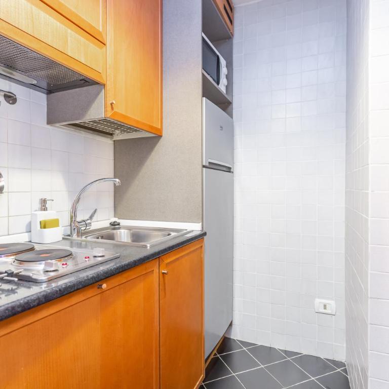 Rome Bloom - Colosseo - Appartamento con 1 Camera da Letto - 15