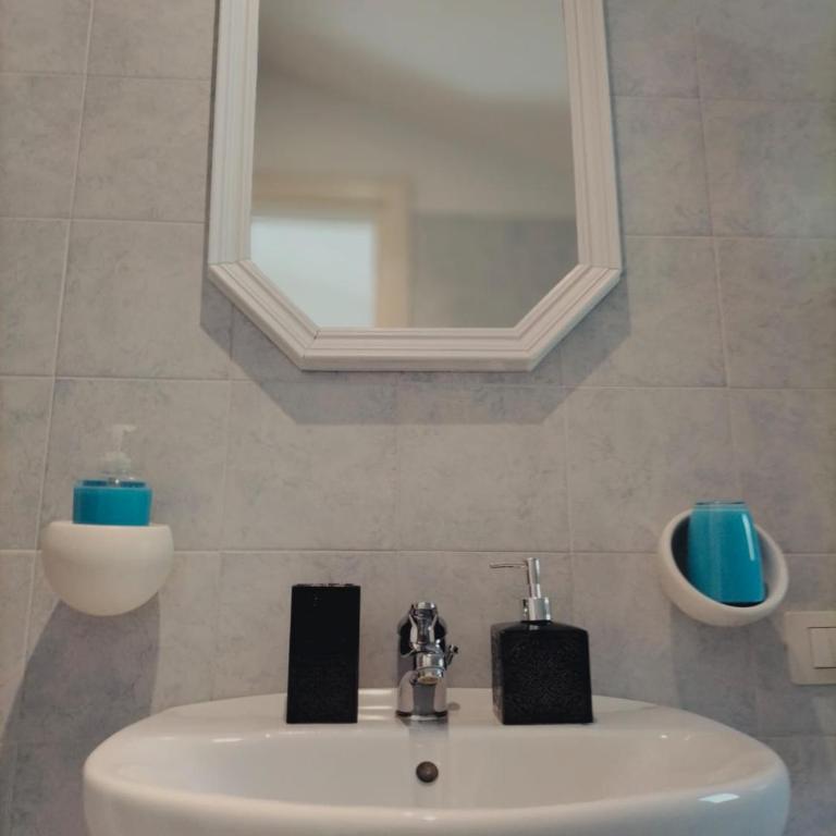 Romantica Sanremo - Appartamento con 2 Camere da Letto - 9