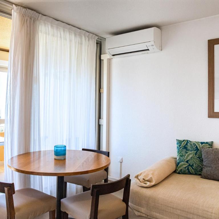 Résidence Pierre & Vacances Les Bulles de Mer - One-Bedroom Apartment with Terrace and Sea View - 2