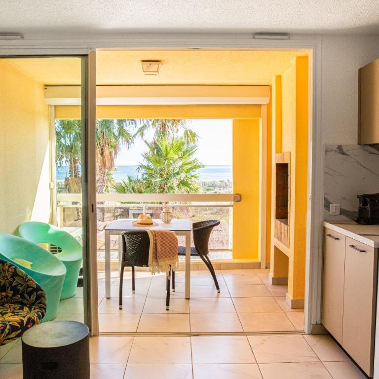 Résidence Pierre & Vacances Les Bulles de Mer - One-Bedroom Apartment with Terrace and Sea View - 5