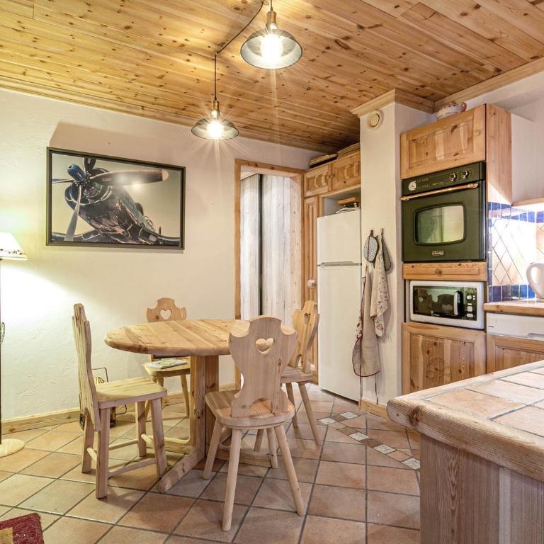 Appartement confortable et bien équipé à Val-d'Isère avec parking et terrasse - FR-1-694-301 - Appartement - 5