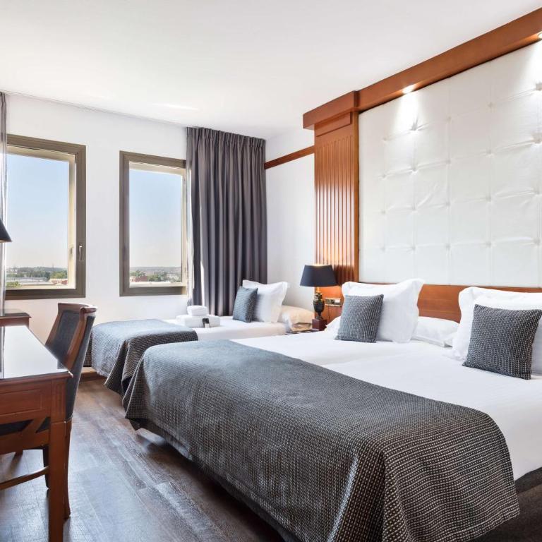 Best Western Premier CMC Girona - Habitación Triple Estándar - 1