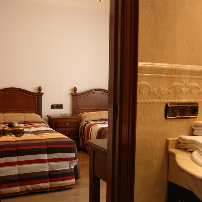 Hostal Granada - Habitación Doble - 2 camas - 22