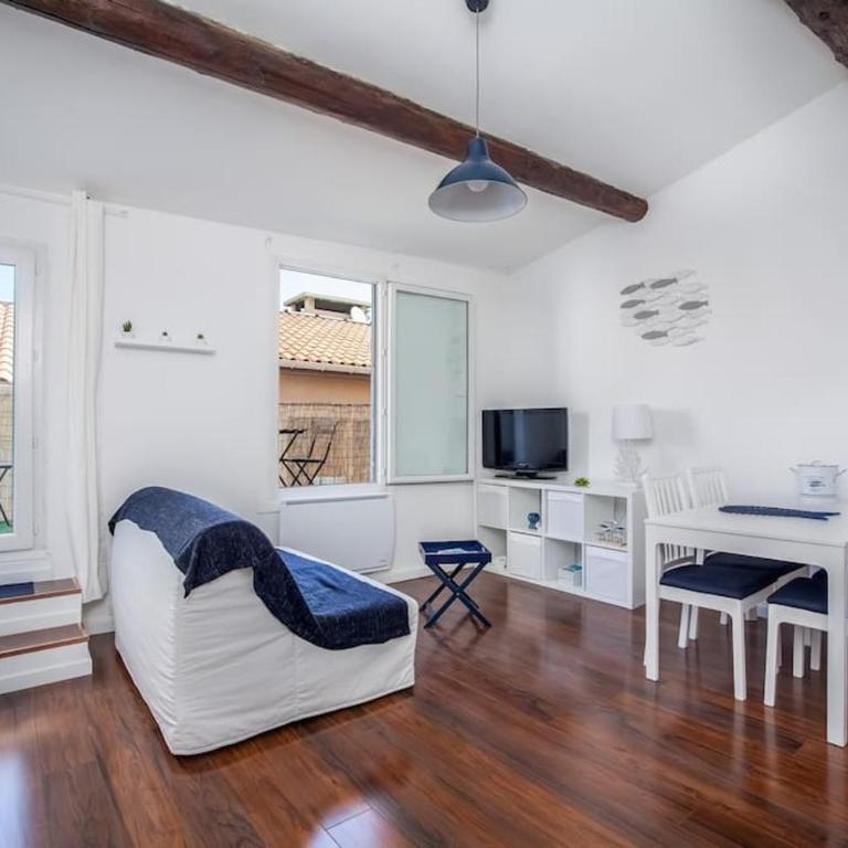 Plein coeur du Panier avec terrasse 2 à 4 personnes arrivée avant 19h - Appartement 1 Chambre - 1
