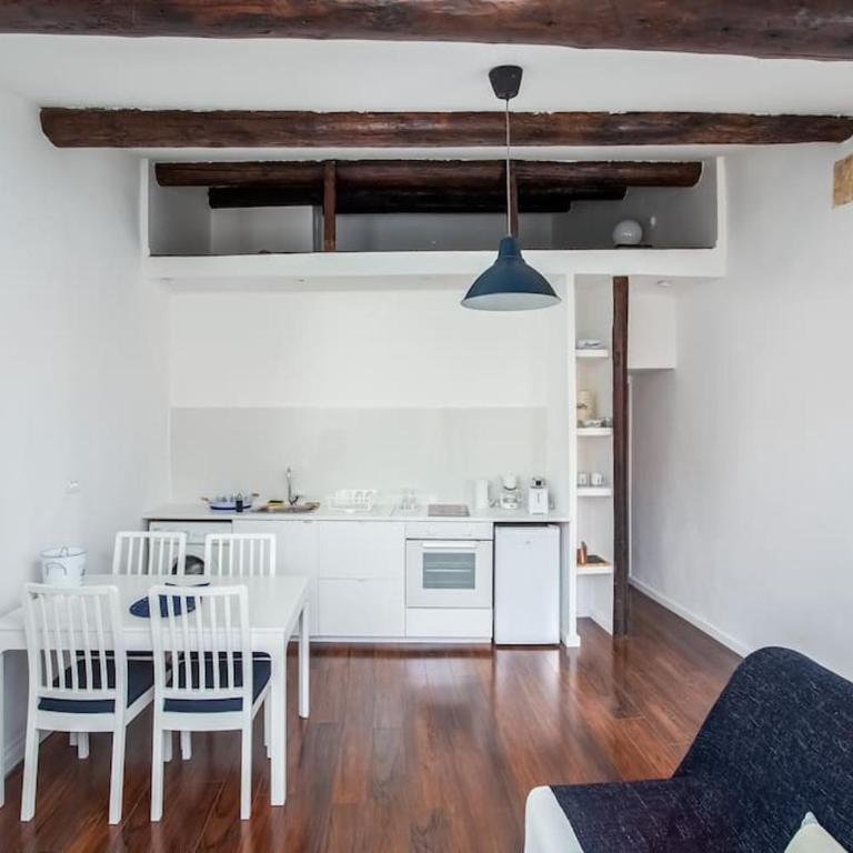 Plein coeur du Panier avec terrasse 2 à 4 personnes arrivée avant 19h - Appartement 1 Chambre - 2