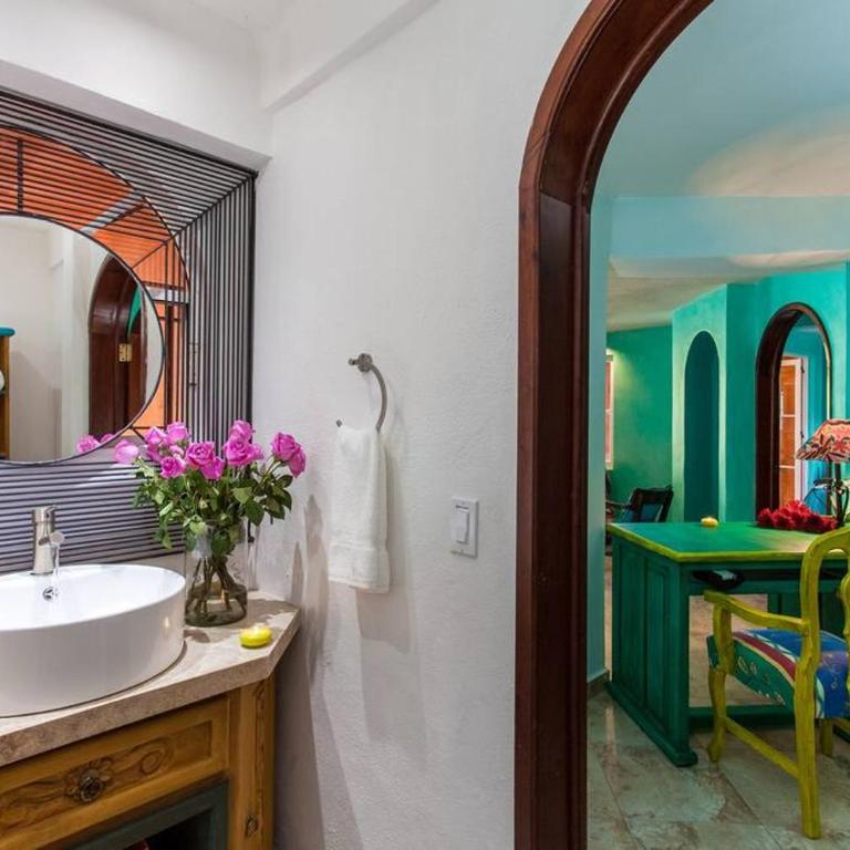 Casa Lorenzo Orange Sunsets, Lush Landscape, Intown, Privacy - Villa - 12