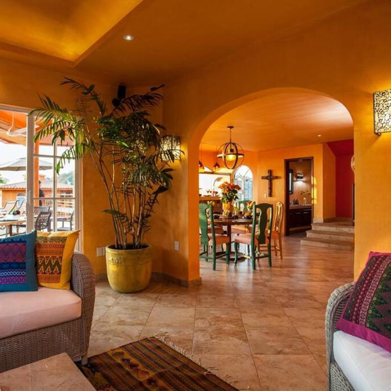 Casa Lorenzo Orange Sunsets, Lush Landscape, Intown, Privacy - Villa - 18