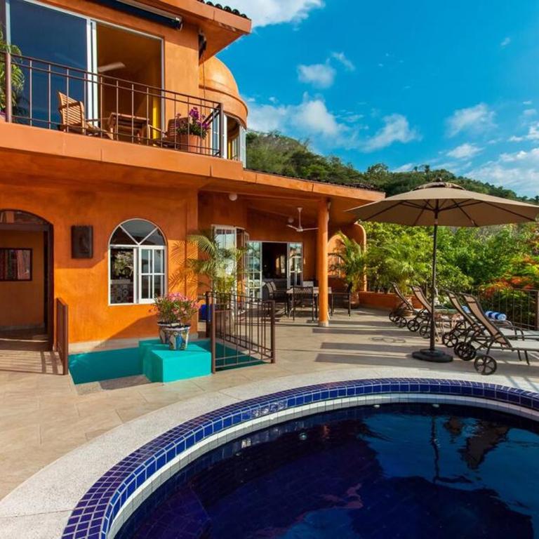 Casa Lorenzo Orange Sunsets, Lush Landscape, Intown, Privacy - Villa - 19