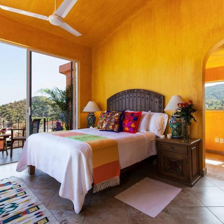 Casa Lorenzo Orange Sunsets, Lush Landscape, Intown, Privacy - Villa - 26