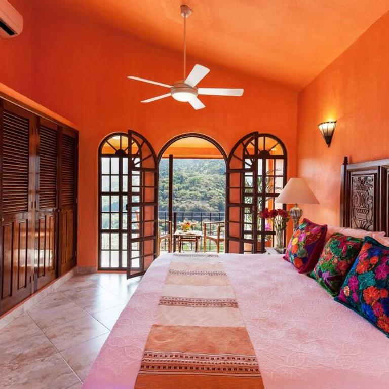 Casa Lorenzo Orange Sunsets, Lush Landscape, Intown, Privacy - Villa - 27