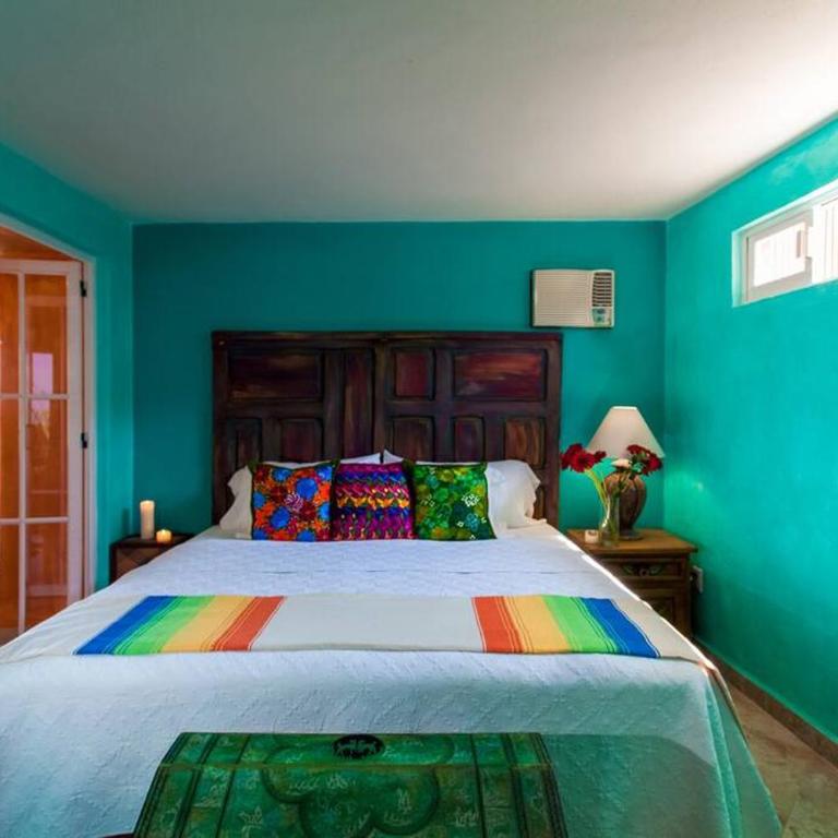 Casa Lorenzo Orange Sunsets, Lush Landscape, Intown, Privacy - Villa - 32