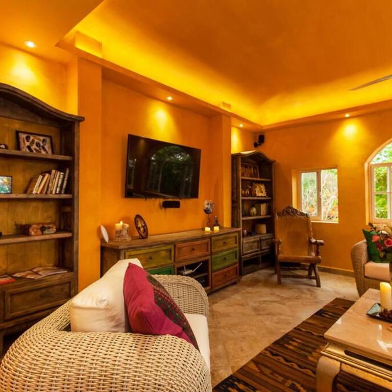 Casa Lorenzo Orange Sunsets, Lush Landscape, Intown, Privacy - Villa - 39