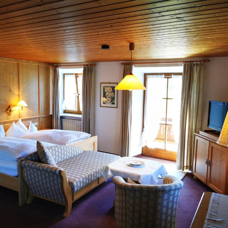 Menkenhof - Doppelzimmer mit Bergblick - 1