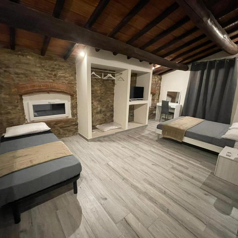 Rent room Iacopo - Camera Tripla con Bagno Privato - 2