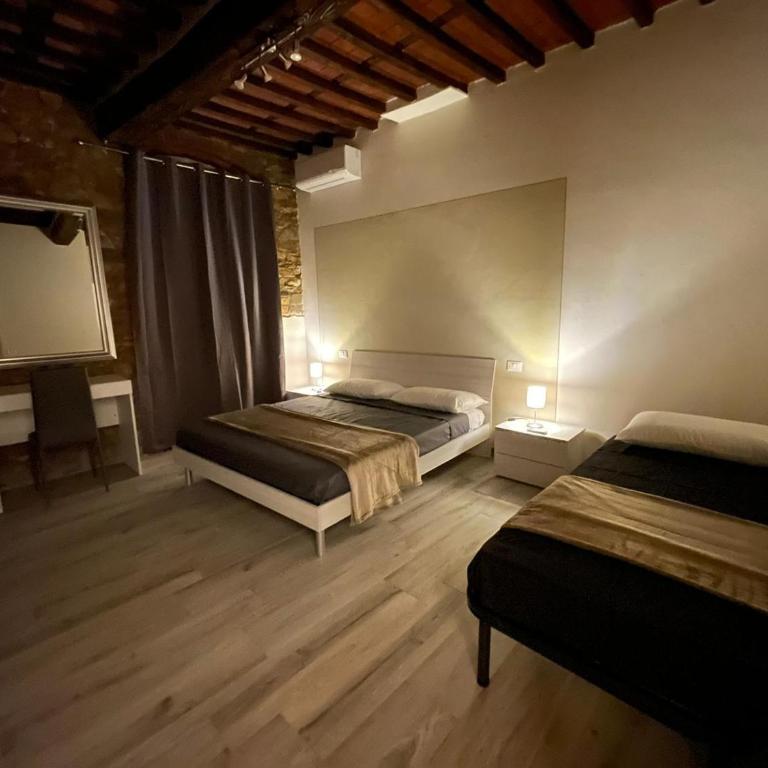 Rent room Iacopo - Camera Tripla con Bagno Privato - 10