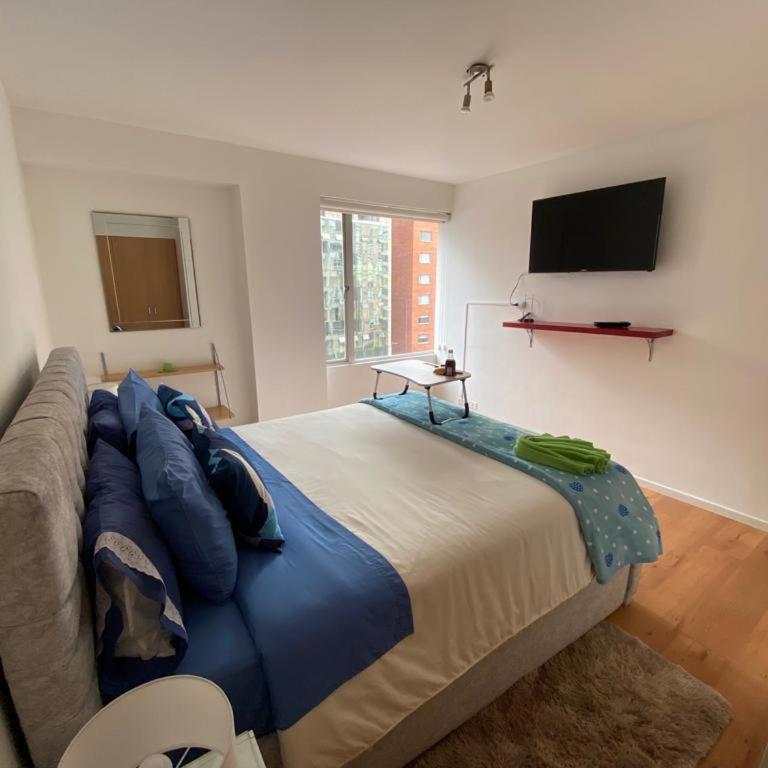Rep del Salvador, Quito 1-bedroom condo with parking and Netflix - One-Bedroom Apartment - 3