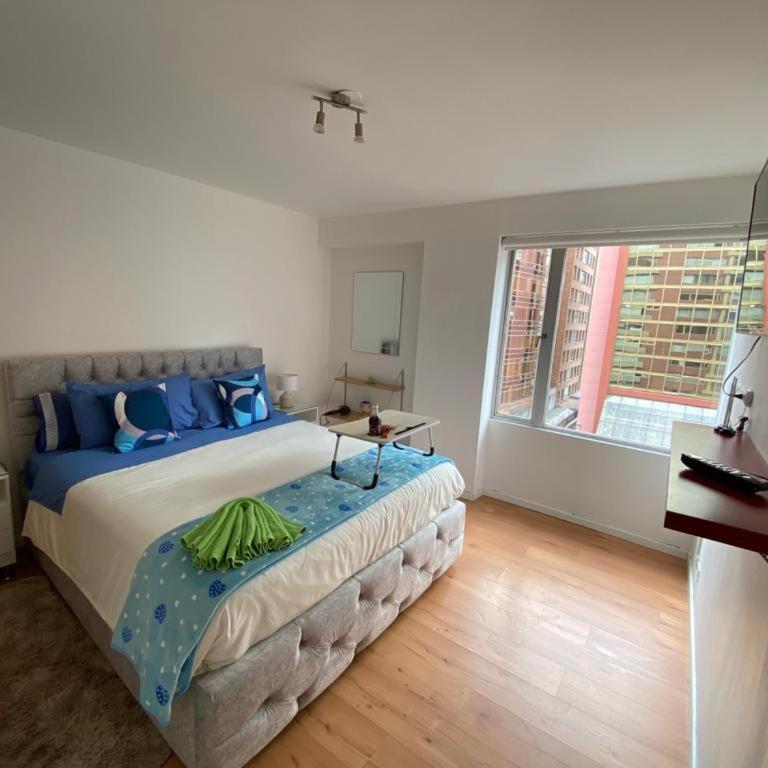Rep del Salvador, Quito 1-bedroom condo with parking and Netflix - One-Bedroom Apartment - 2