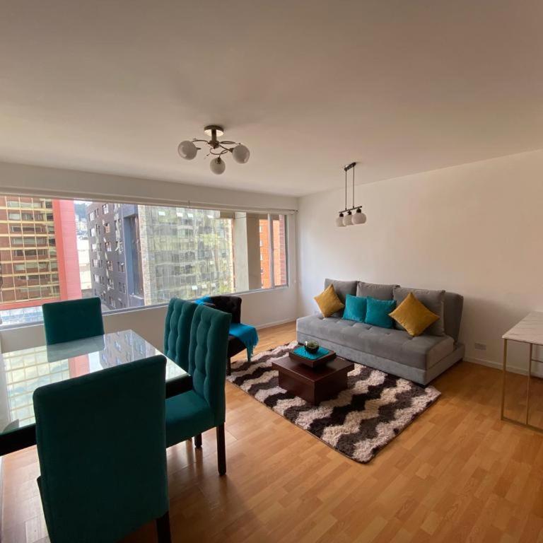 Rep del Salvador, Quito 1-bedroom condo with parking and Netflix - One-Bedroom Apartment - 12