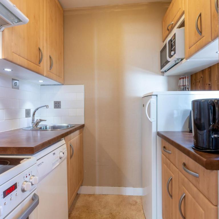 Val-d'Isère: Appartement 2 Chambres, 4 Pers., Wifi et Animaux Bienvenus - FR-1-694-147 - Appartement - 6
