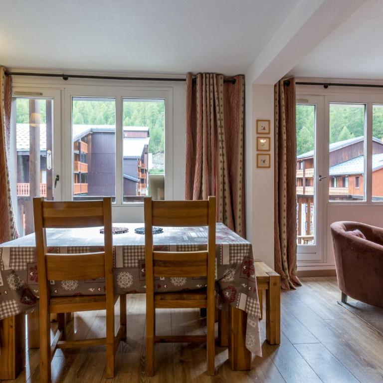 Charmant Duplex à Val-d'Isère avec Wifi, Parking et Balcon Exposé Sud - Appartement 2 Chambres - 9