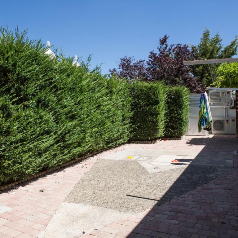 Bed and Breakfast Trulli San Leonardo - Camera Quadrupla con Bagno Privato - 8