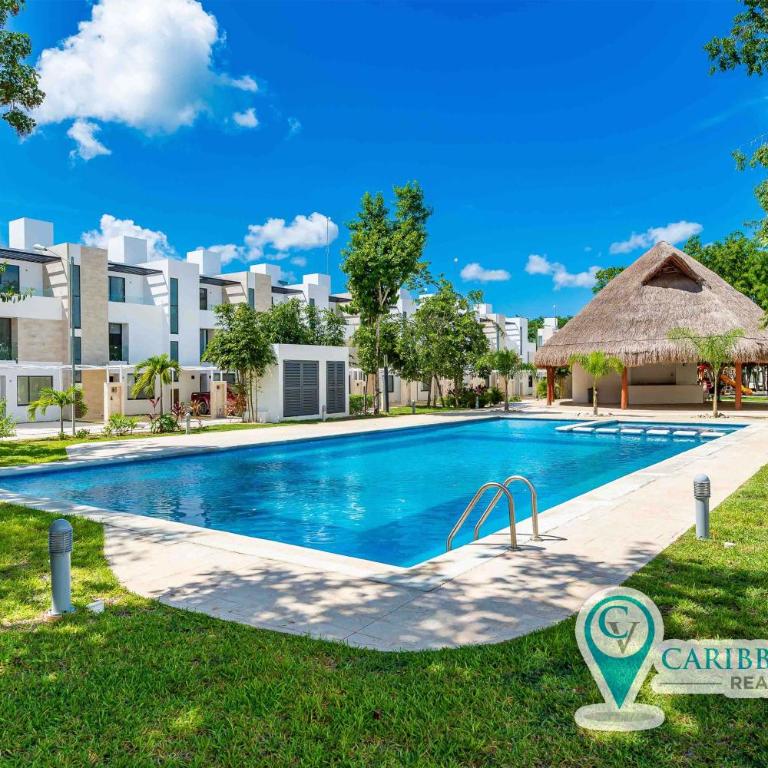 Stylish & bright contemporary 3BD I Pool! - Three-Bedroom House - 1