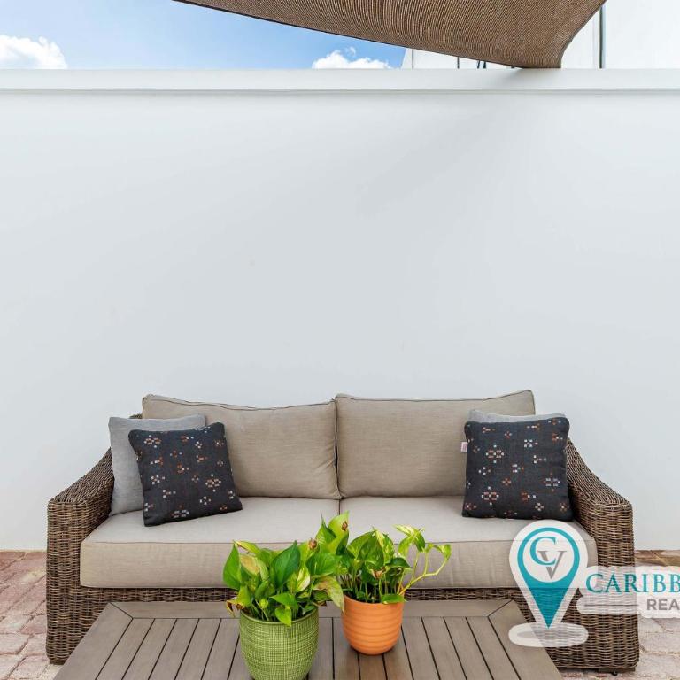 Stylish & bright contemporary 3BD I Pool! - Three-Bedroom House - 20