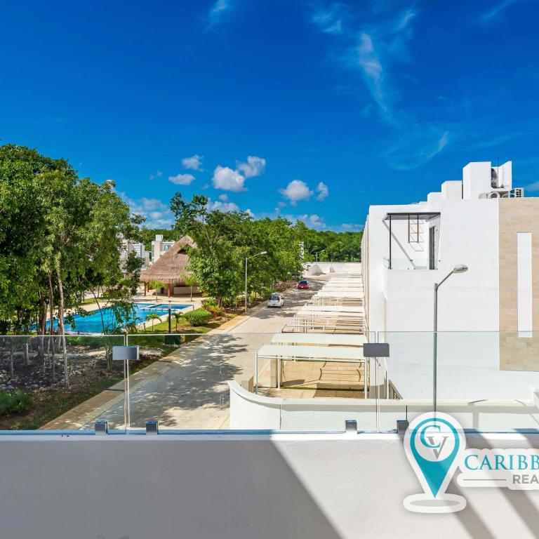 Stylish & bright contemporary 3BD I Pool! - Three-Bedroom House - 25