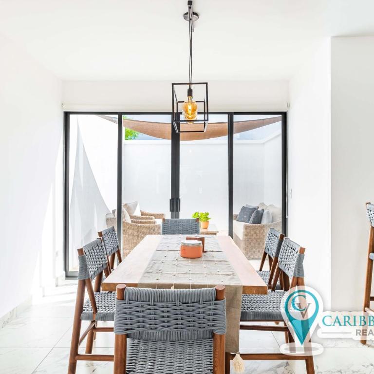 Stylish & bright contemporary 3BD I Pool! - Three-Bedroom House - 30