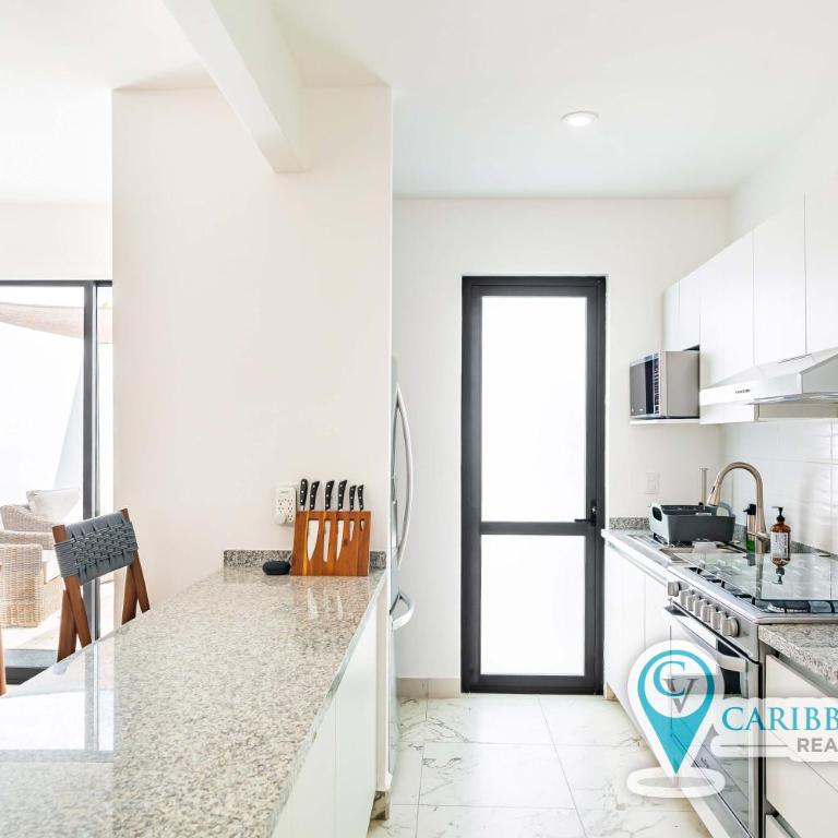 Stylish & bright contemporary 3BD I Pool! - Three-Bedroom House - 37