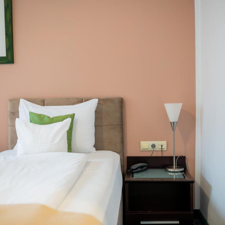 Hotel Sumadija - Standardna Dvokrevetna Soba sa Zasebnim Krevetima i Besplatnim Parkingom - 8