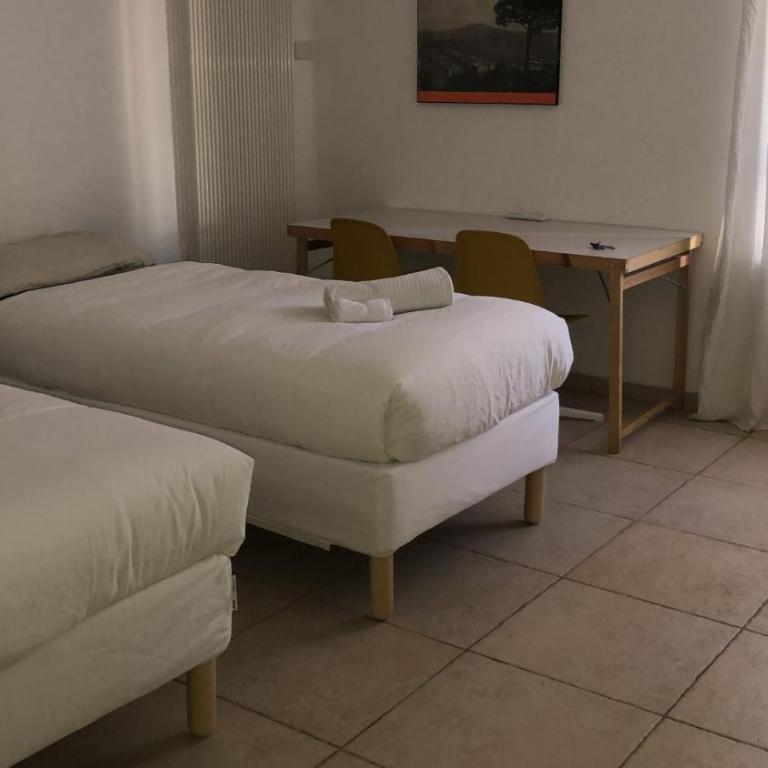 Benedetto Cairoli Guest House - Triple Room with Private Bathroom - 3