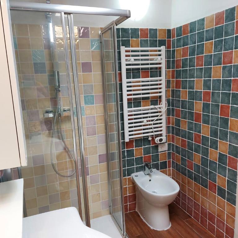 Benedetto Cairoli Guest House - Triple Room with Private Bathroom - 12