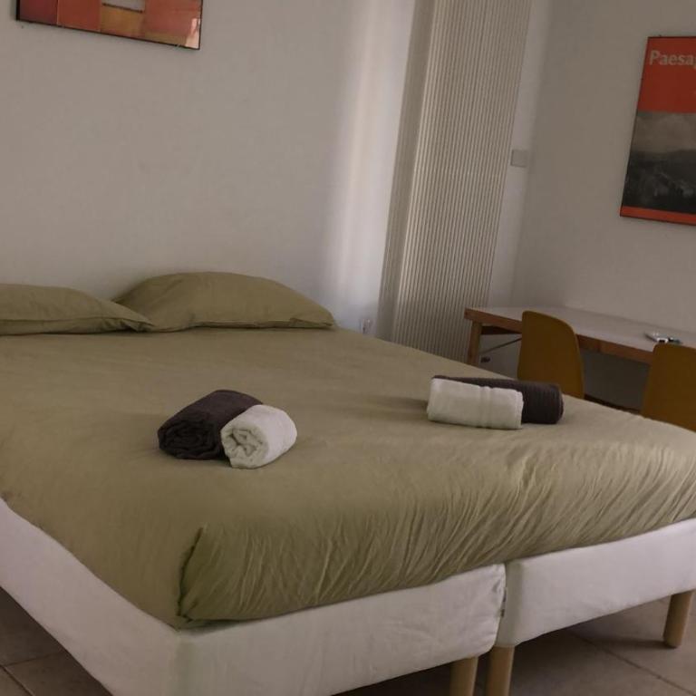 Benedetto Cairoli Guest House - Triple Room with Private Bathroom - 17