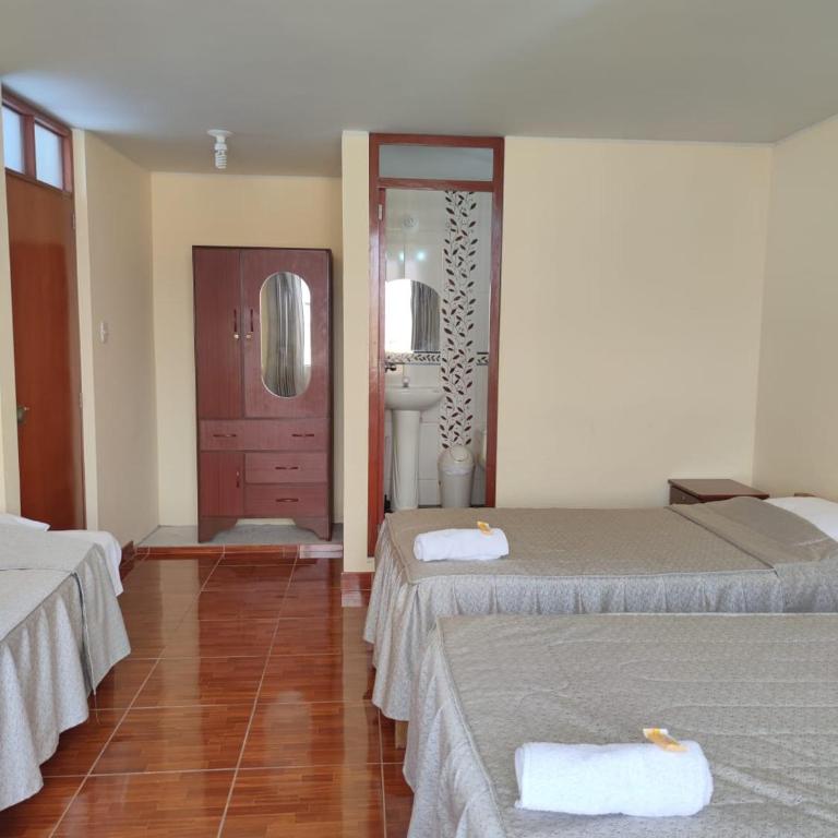 Casa Hospedaje Familiar Yasmin - Quadruple Room with Private Bathroom - 4