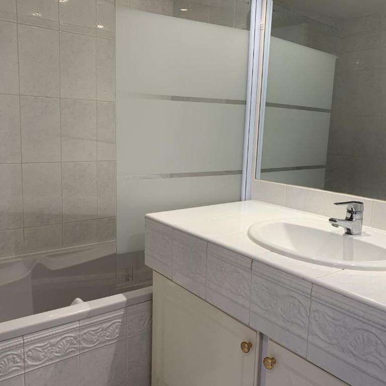 Appartement T3 en bord de mer avec balcon, WIFI et parking sécurisé - FR-1-374-23 - Apartment (6 Adults) - 3